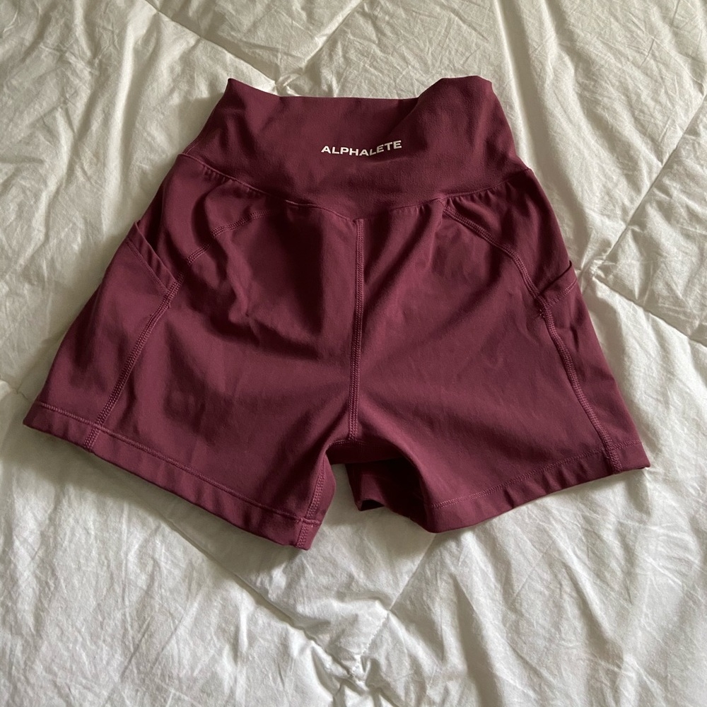 Alphalete surface pocket shorts